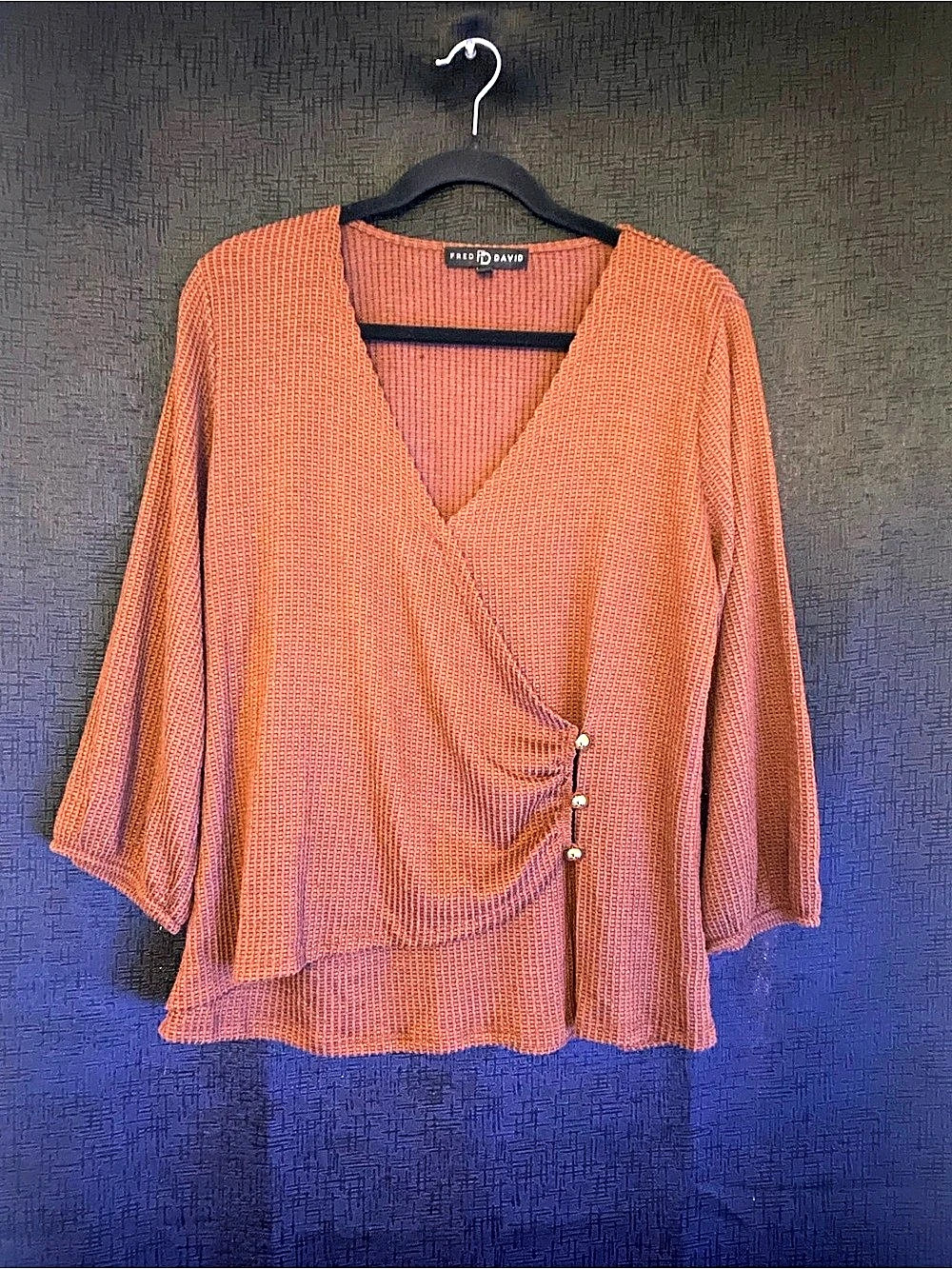 Fred David - Brown Ribbed V-Neck Top size large